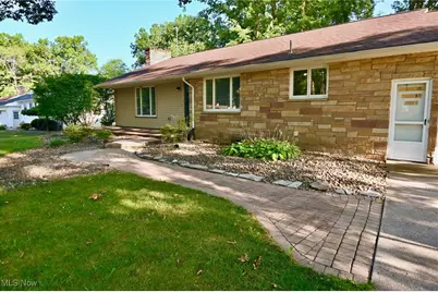 365 Sleepy Hollow Drive, Canfield, OH 44406 - Photo 2