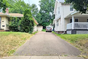 1263 Herberich Ave, Akron, OH 44301 - Photo 4