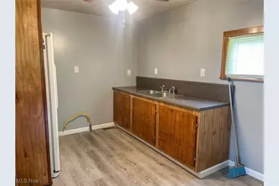 341 Park, Middleport, OH 45760 - Photo 10