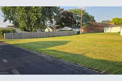 765 Wabash Avenue, Zanesville, OH 43701 - Photo 1