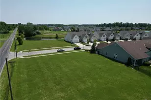 831 Robinson Dr, LaGrange, OH 44050 - Photo 10