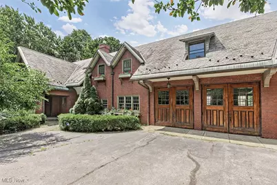 10 E Hanna Lane S, Bratenahl, OH 44108 - Photo 1