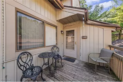 546 Meredith Lane, Cuyahoga Falls, OH 44223 - Photo 1