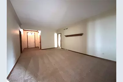 268 S Bayshore Drive, Columbiana, OH 44408 - Photo 6