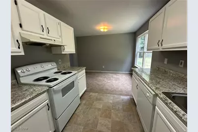 933 W 37th Street, Ashtabula, OH 44004 - Photo 6