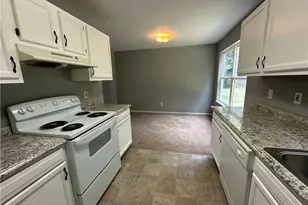 933 W 37th St, Ashtabula, OH 44004 - Photo 6