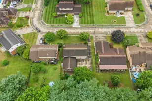 1806 Pennsylvania Ave, Belpre, OH 45714 - Photo 4