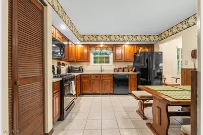 1806 Pennsylvania Avenue, Belpre, OH 45714 - Photo 18