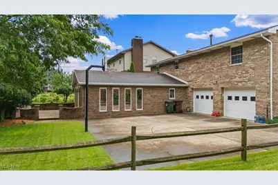 1806 Pennsylvania Avenue, Belpre, OH 45714 - Photo 8