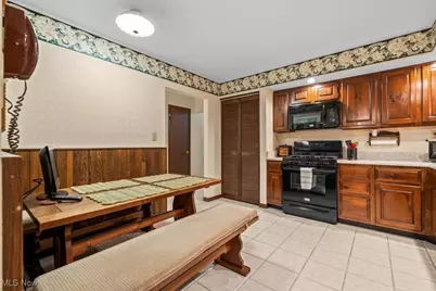 1806 Pennsylvania Avenue, Belpre, OH 45714 - Photo 20