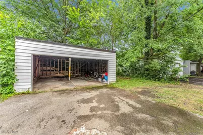 915 Helmsdale Road #3, Loveland, OH 44112 - Photo 18