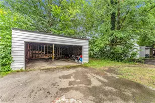 915 Helmsdale Rd, Loveland, OH 44112 - Photo 18