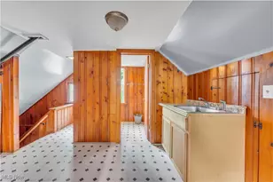 915 Helmsdale Rd, Loveland, OH 44112 - Photo 8