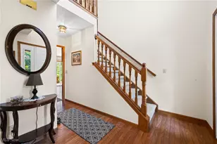 107 Cedar Glen, Chardon, OH 44024 - Photo 4