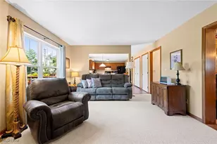 107 Cedar Glen, Chardon, OH 44024 - Photo 6