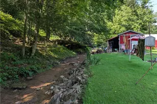422 Sand Ridge Rd, Millstone, WV 25261 - Photo 8