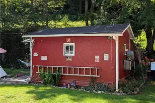 422 Sand Ridge Rd, Millstone, WV 25261 - Photo 6
