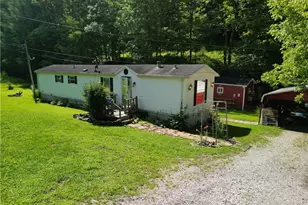 422 Sand Ridge Rd, Millstone, WV 25261 - Photo 2