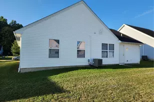 2954 Megan Cir, Youngstown, OH 44505 - Photo 2