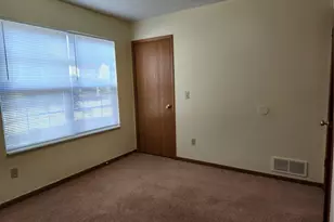 2954 Megan Cir, Youngstown, OH 44505 - Photo 8