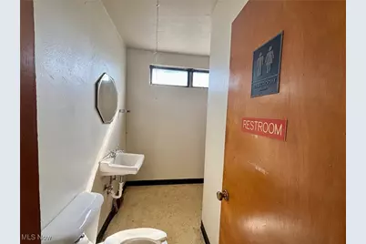 899 Canton Road, Akron, OH 44312 - Photo 16