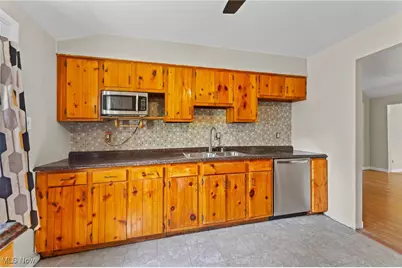 17632 Laurel Avenue, Lake Milton, OH 44429 - Photo 10