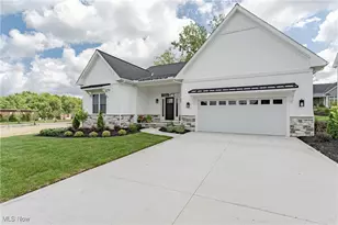 6477 N Cobblestone Rd, Mayfield Village, OH 44143 - Photo 2