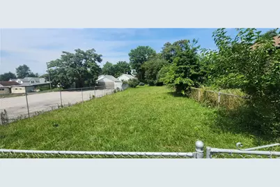 Grand Division Avenue, Loveland, OH 44125 - Photo 2