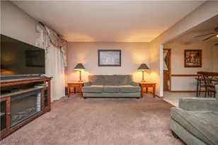 2211 Penny Ln, Austintown, OH 44515 - Photo 14