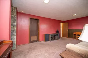 2211 Penny Ln, Austintown, OH 44515 - Photo 34