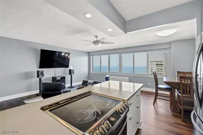 12520 Edgewater Drive #1608, Oakwood, OH 44107 - Photo 8