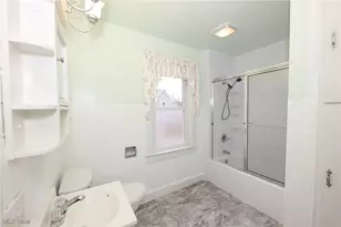 908 Phoenix Ave, Chester, WV 26034 - Photo 16