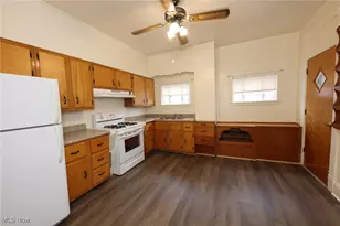 908 Phoenix Ave, Chester, WV 26034 - Photo 10