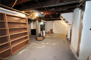 908 Phoenix Ave, Chester, WV 26034 - Photo 32