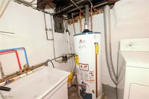 908 Phoenix Ave, Chester, WV 26034 - Photo 30