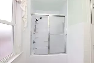 908 Phoenix Ave, Chester, WV 26034 - Photo 18