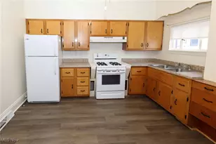 908 Phoenix Ave, Chester, WV 26034 - Photo 8