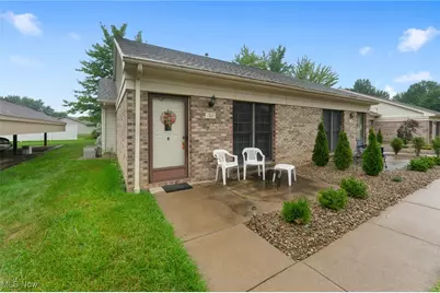 1707 West Hampton Drive, Austintown, OH 44515 - Photo 2