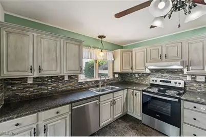 229 Basin Street NW, Navarre, OH 44662 - Photo 8