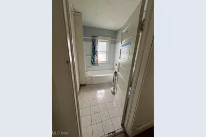 9618 Raymond Avenue, Loveland, OH 44104 - Photo 2