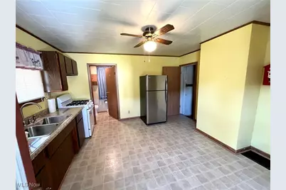 55500 National Road, Bridgeport, OH 43912 - Photo 6