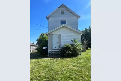 18 W Faith Street, Struthers, OH 44471 - Photo 1