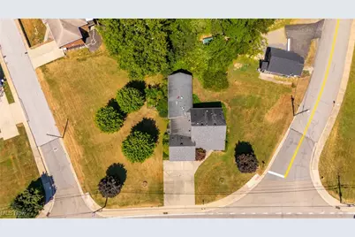 3465 Pennsylvania Avenue, Weirton, WV 26062 - Photo 6