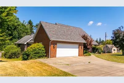 3465 Pennsylvania Avenue, Weirton, WV 26062 - Photo 2