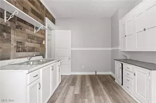 7608 Lawnview Ave, Loveland, OH 44103 - Photo 14