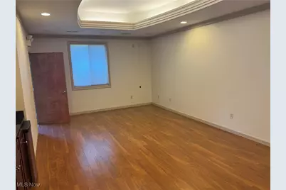 908 E Waterloo Road, Akron, OH 44306 - Photo 10