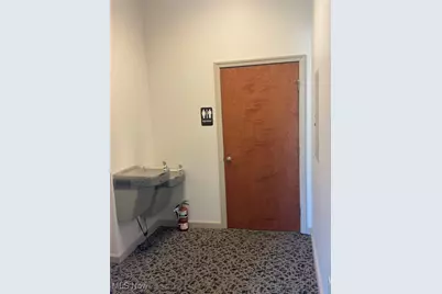 908 E Waterloo Road, Akron, OH 44306 - Photo 8