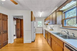 481 Letchworth Dr, Akron, OH 44303 - Photo 10