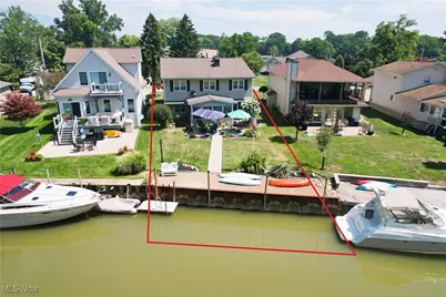 35682 W Island Drive, Eastlake, OH 44095 - Photo 2