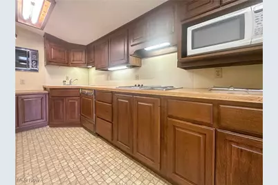 1542 Woodland Street NE, Warren, OH 44483 - Photo 32